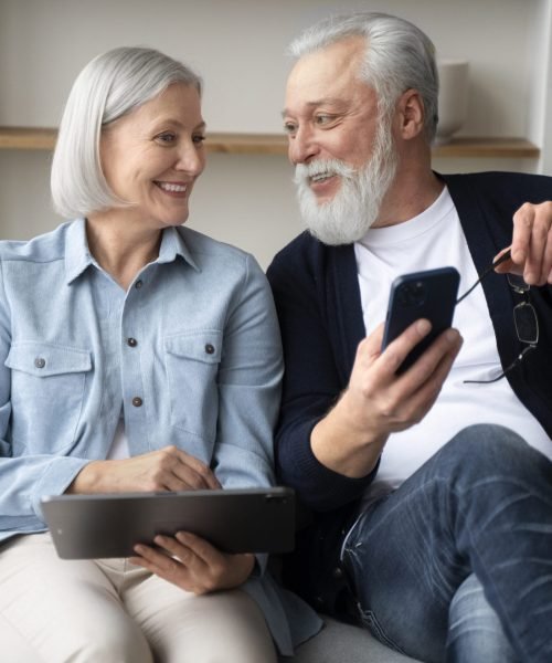 grandparents-learning-use-technology